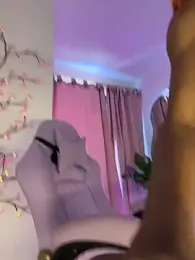 Mara_royal webcam model stream image