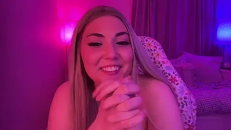 BellaMarieXO webcam stripchat model stream image