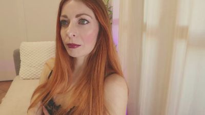 LunaRiva webcam model stream image