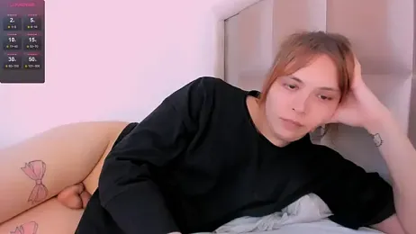 fem_to webcam stripchat model stream image