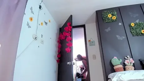 mensia_hernandz webcam model stream image