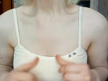 Alice-Kaneki webcam model stream image