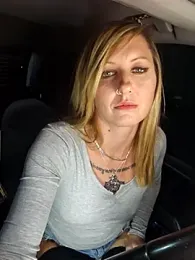 SheIsSomething webcam model stream image