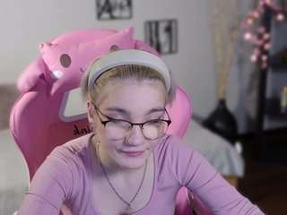 meganlora3 webcam model stream image