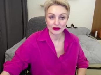 women_pleasures webcam model stream image