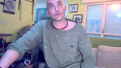 gatitosum32 webcam cam4 model stream image