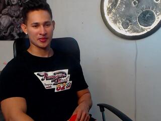 Benjamin Cooperk webcam model stream image