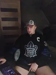 Foxyshaved webcam stripchat model stream image