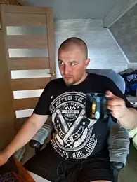 Foxyshaved webcam model stream image