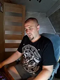 Foxyshaved webcam model stream image