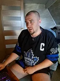 Foxyshaved webcam model stream image