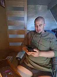 Foxyshaved webcam stripchat model stream image