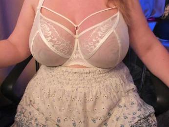 Alyssia webcam model stream image