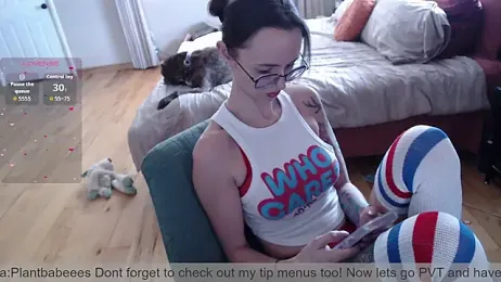 Plantbabeee webcam model stream image