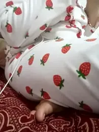 Bombamom webcam stripchat model stream image