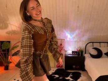 uwunikaa webcam model stream image