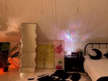 uwunikaa webcam model stream image