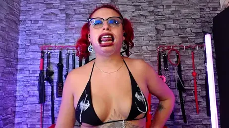 slave_Rubi webcam model stream image