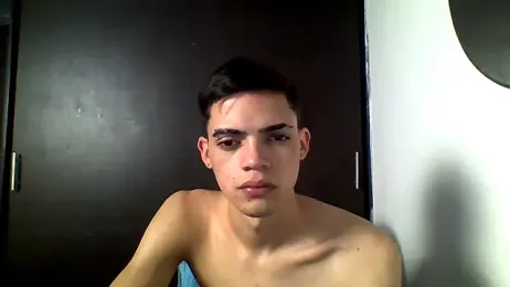 Latinos_2001 webcam model stream image