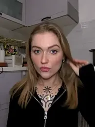 Goldi159 webcam model stream image