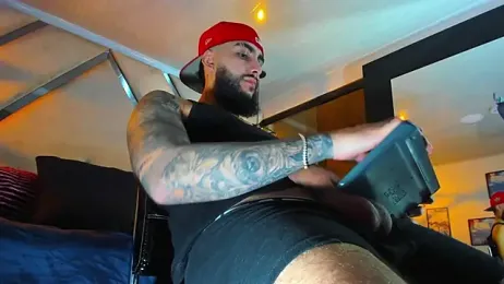 SantiagoHincapiie webcam model stream image