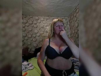 FameLara webcam bongacams model stream image