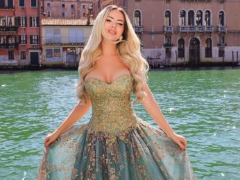 KylieBenton webcam model stream image