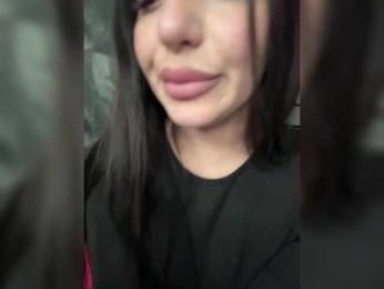 Kristalyy webcam model stream image