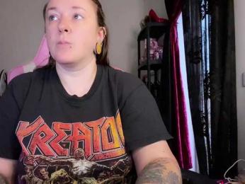 NylonQueen webcam model stream image