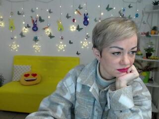 Nika Mayu webcam model stream image