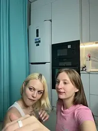 elloriah webcam model stream image