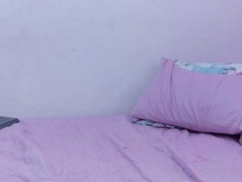 cutepetitee webcam model stream image