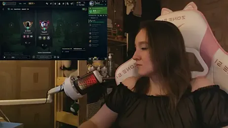 MoonlishSiren webcam model stream image