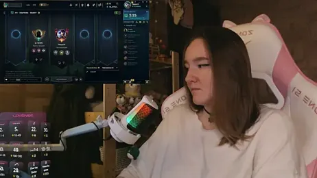 MoonlishSiren webcam model stream image