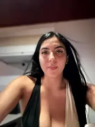 Sofia_Collins- webcam model stream image