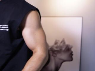 Tian Brooks webcam model stream image