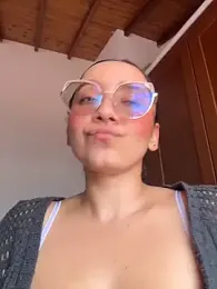 Kay_LustyWife webcam model stream image