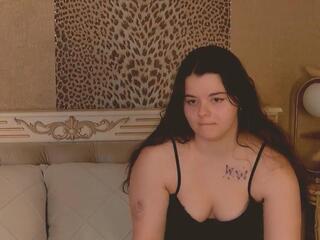 Katrin Crowley webcam model stream image