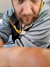 SmokingSloth webcam model stream image