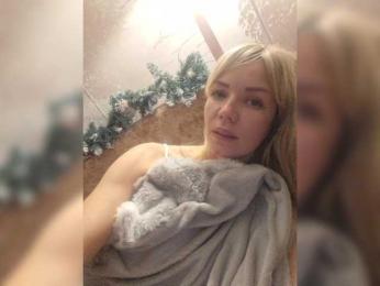 Red_Rose_98 webcam bongacams model stream image