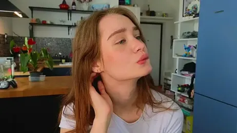 AliviaWithLove webcam model stream image