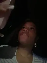 riri_brunnete webcam stripchat model stream image