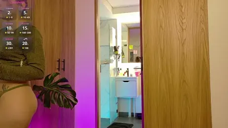 LovesKingdom webcam model stream image