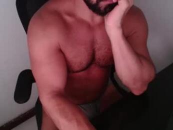 beard_top_guy webcam model stream image