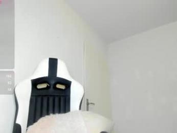 julyssa_sanders webcam chaturbate model stream image