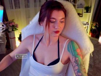 HoneyCherry webcam bongacams model stream image