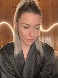 petrouchkaaa_ webcam model stream image