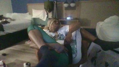 Dicksee_Left webcam model stream image