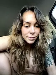 LeaGambit__ webcam model stream image