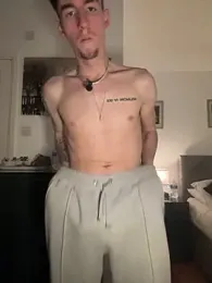 MikesWood21 webcam model stream image